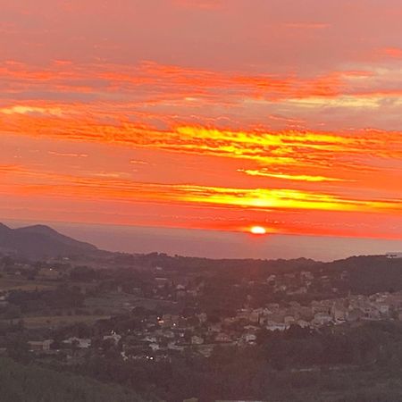 L'Oustaou Bello Visto Le Castellet  Εξωτερικό φωτογραφία